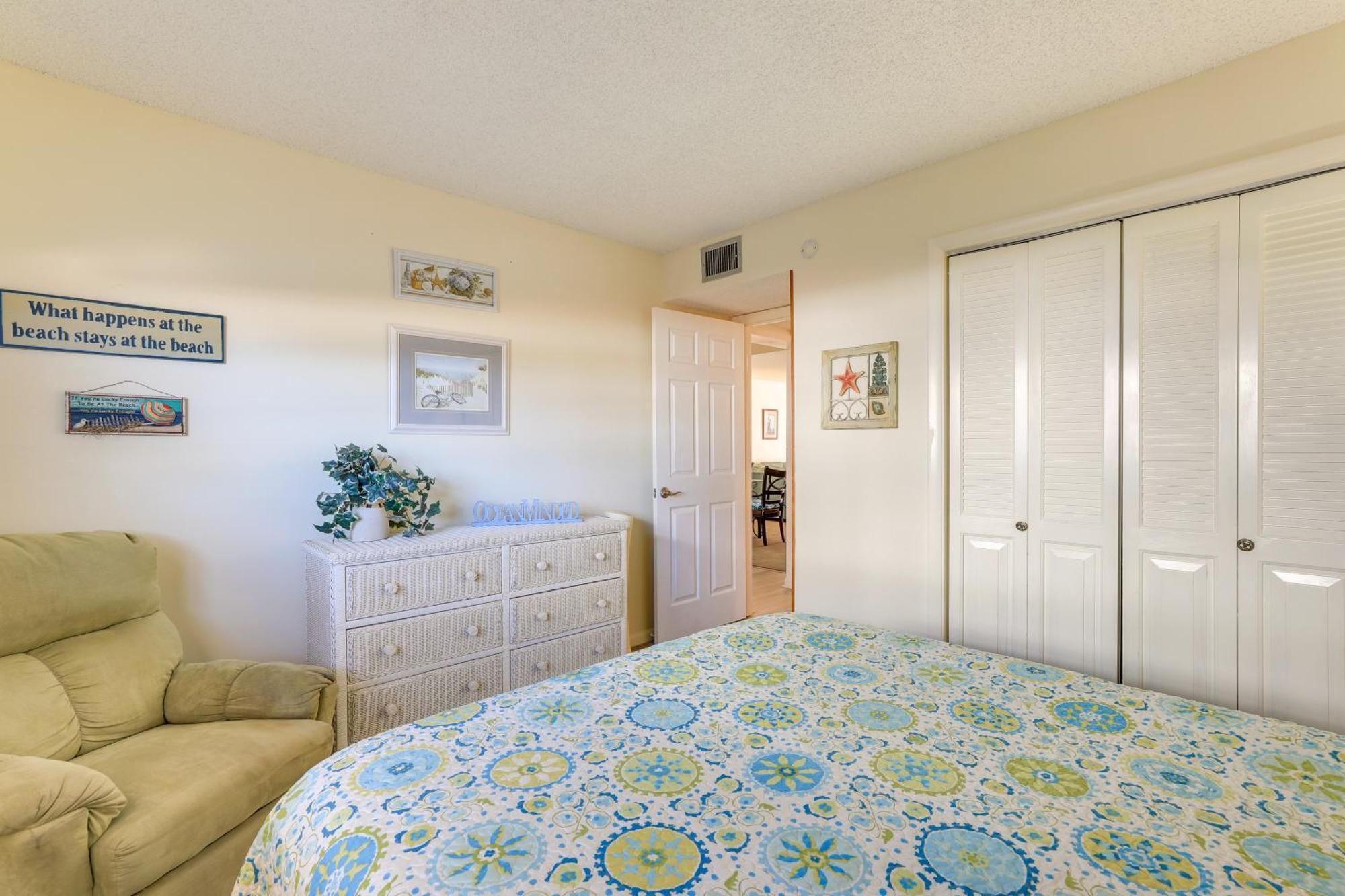 Central Cocoa Beach Condo With View, Steps To Beach! Eksteriør billede