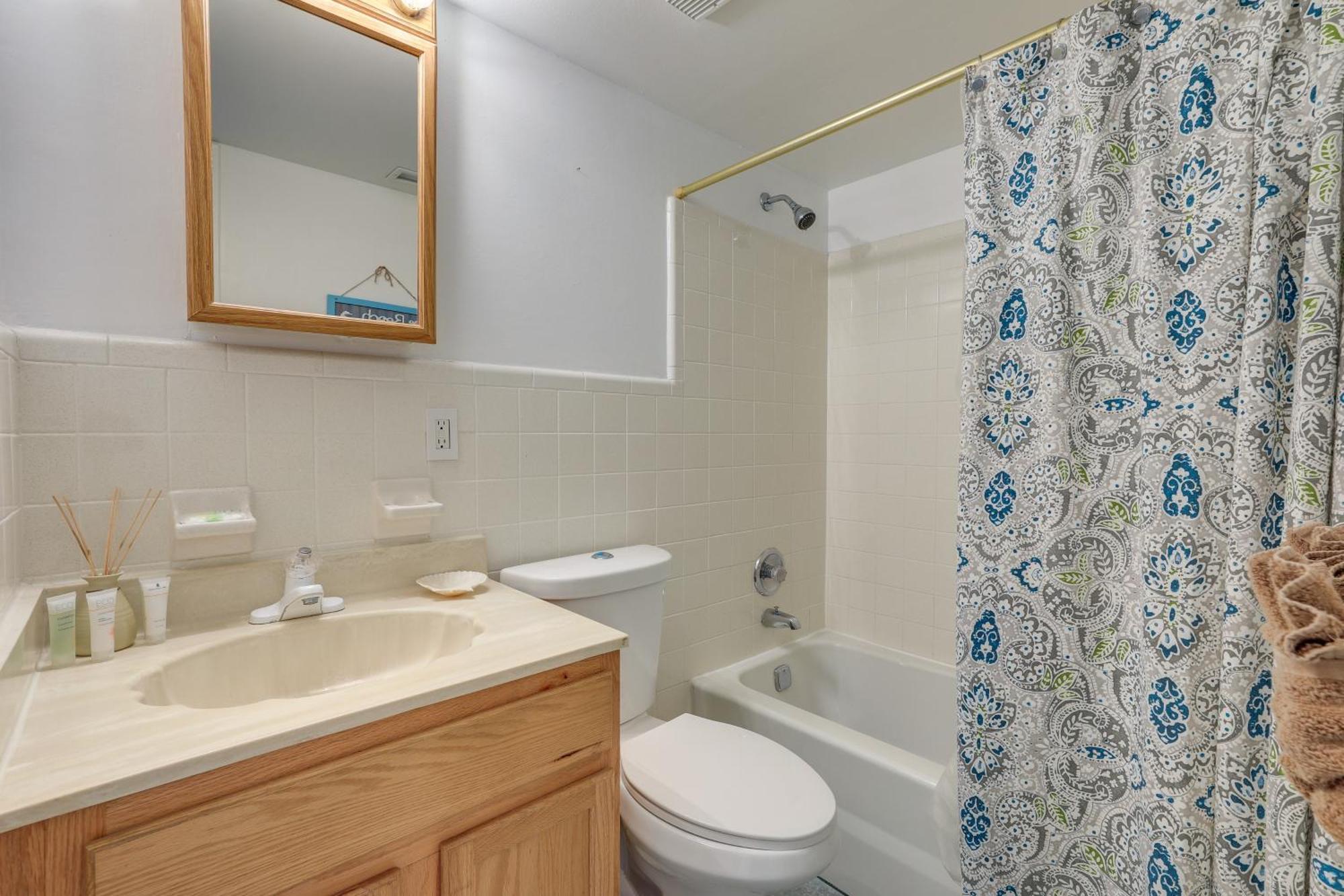 Central Cocoa Beach Condo With View, Steps To Beach! Eksteriør billede