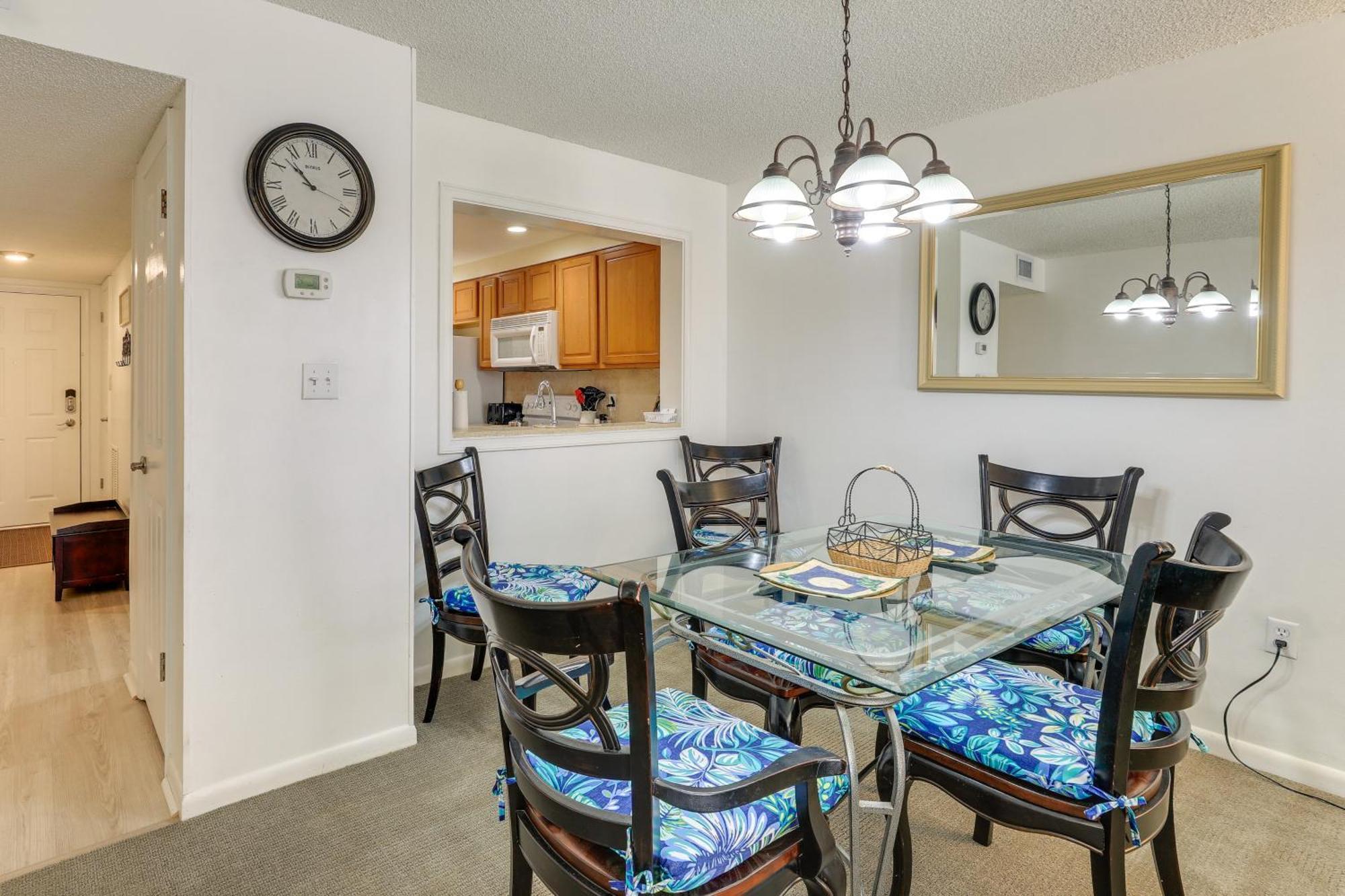 Central Cocoa Beach Condo With View, Steps To Beach! Eksteriør billede