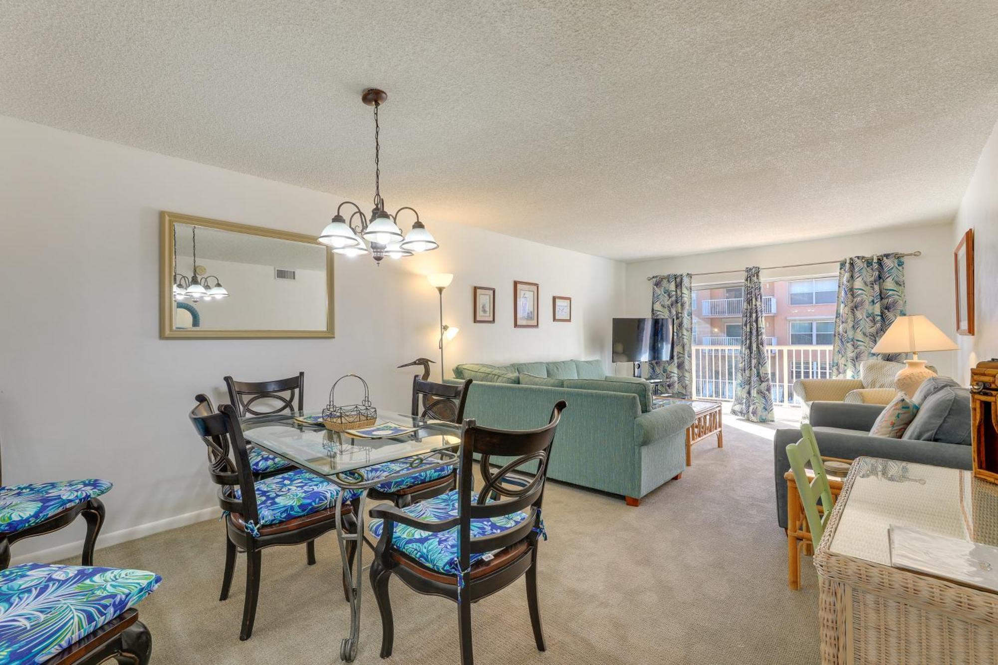Central Cocoa Beach Condo With View, Steps To Beach! Eksteriør billede